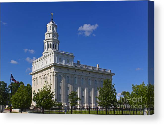 Nauvoo Canvas Print featuring the photograph Nauvoo Temple by Richard Lynch