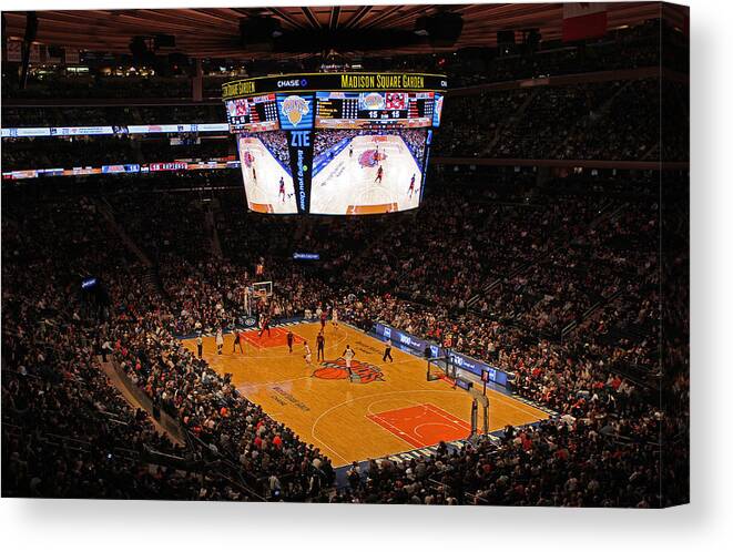 New York Knicks Canvas Print featuring the photograph New York Knickerbockers by Juergen Roth