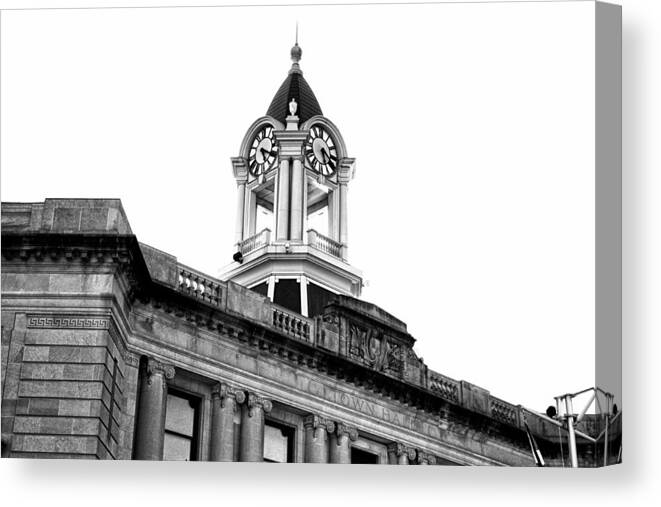 Old Town Hall In Stamford Canvas Print featuring the photograph Old Town Hall In Stamford by Klm Studioline