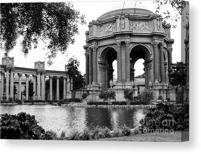 Palace Of Fine Arts Canvas Print featuring the photograph Palace of Fine Arts BW by Suzanne Luft