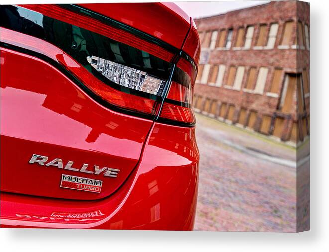 1.4 Litre Canvas Print featuring the photograph Ralleye Dart by George Strohl