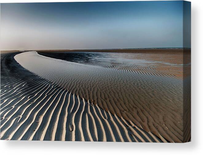 Pattern Canvas Print featuring the photograph Sandlines by Tineke Visscher