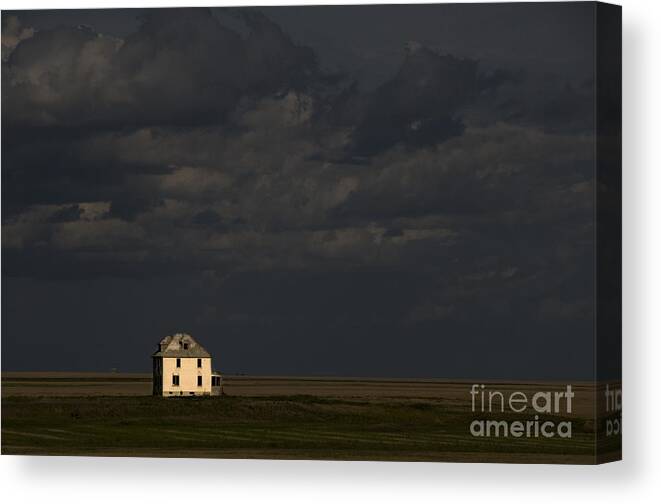 Saskatchewan Prairie Canvas Print featuring the photograph Saskatchewan Farmland by Mark Newman