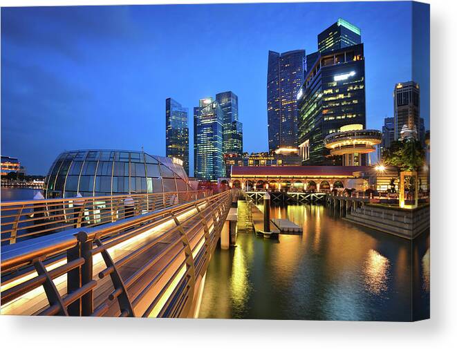 Outdoors Canvas Print featuring the photograph Singapore Marina Bay - Clifford Pier by Fiftymm99