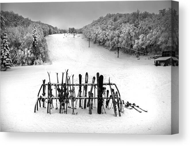 Middlebury Ski Bowl Canvas Print featuring the photograph Ski Vermont at Middlebury Snow Bowl by Charles Harden