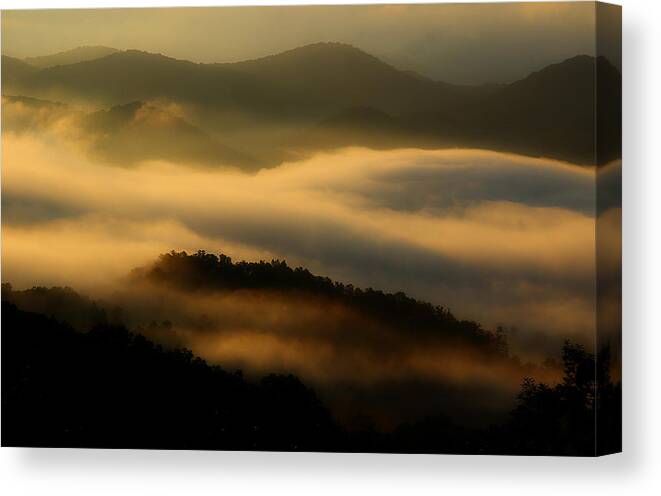 Smoky Mountains Sunrise Canvas Print featuring the photograph Smoky Mountain Spirits by Michael Eingle