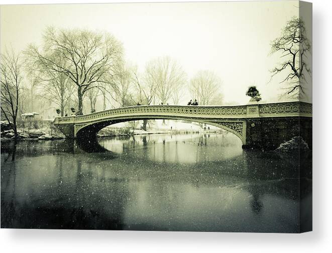 Central Park Canvas Print featuring the photograph Snowy Day at the Park by Jose Vazquez