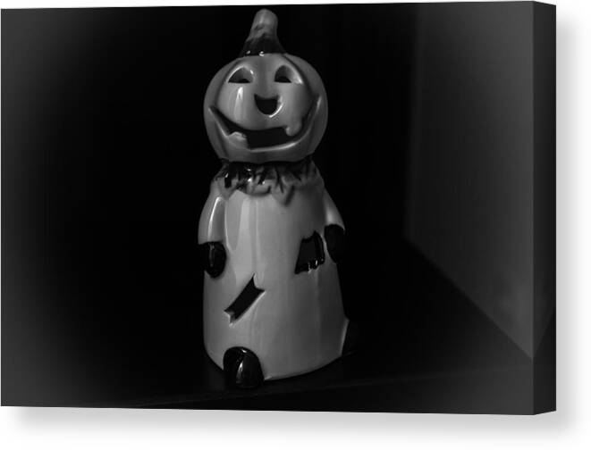 Spook Canvas Print featuring the photograph Spook by Tgchan 
