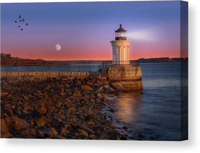 Bug Light Canvas Print featuring the photograph Sunrise at Bug Light by Susan Candelario