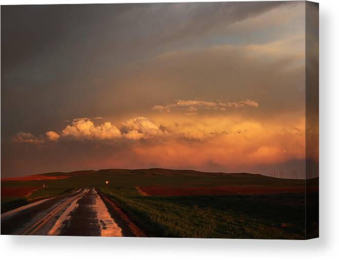 Clouds Canvas Print featuring the photograph Sunset at Rockglen by Ryan Crouse