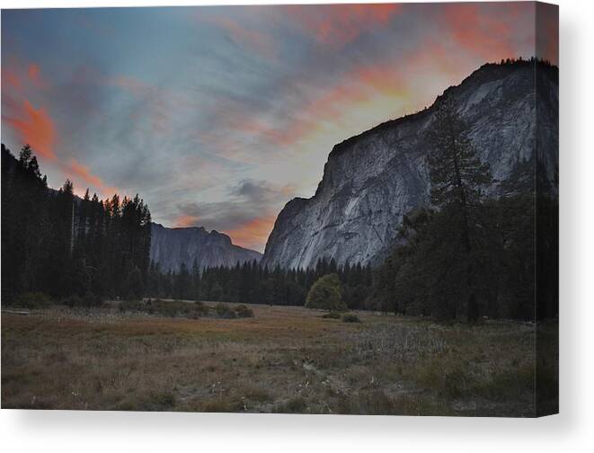 Yosemite Valley Canvas Print featuring the photograph Sunset in Yosemite Valley by Alex King