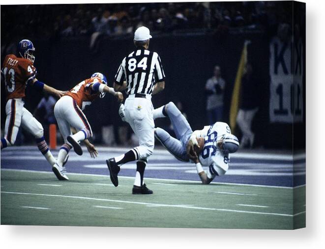 Butch Johnson Canvas Print featuring the photograph SUPER BOWL XII - Dallas Cowboys v Denver Broncos by Tony Tomsic