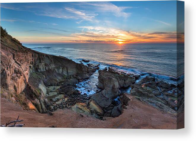 Seascape Canvas Print featuring the photograph The Bowl by Robert Bynum