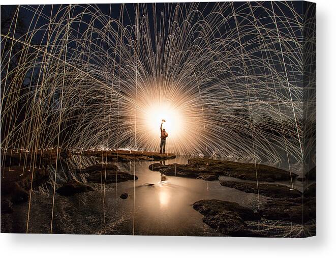 Steel Wool Canvas Print featuring the photograph The Heavenly Halo by Lee Harland