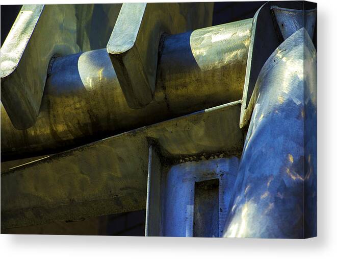  Canvas Print featuring the photograph The Machine by Raymond Kunst