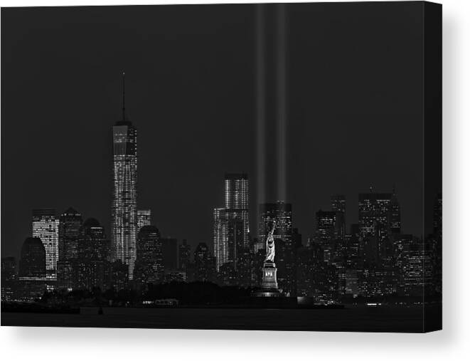 911 Canvas Print featuring the photograph Tribute In Lights 2013 BW by Susan Candelario