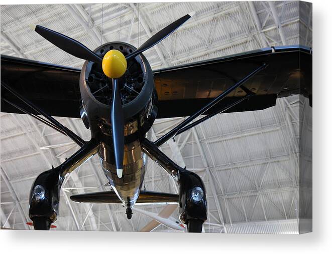 Udvar Canvas Print featuring the photograph Udvar-Hazy Center - Smithsonian National Air And Space Museum annex - 121249 by DC Photographer