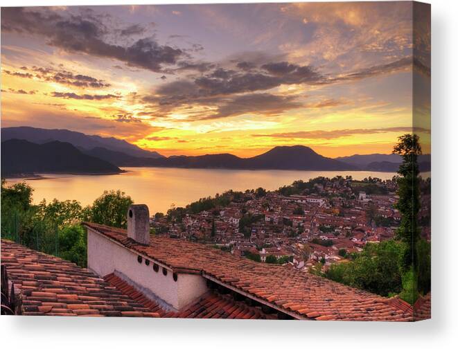 Tranquility Canvas Print featuring the photograph Valle De Bravo by Luis Guzman