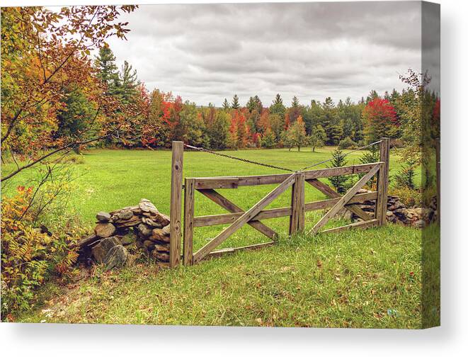 Vermont Canvas Print featuring the photograph Vermont Countryside by Donna Doherty