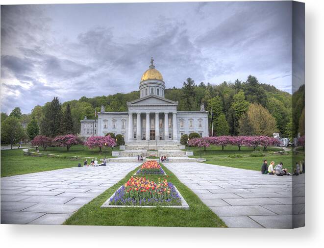 Vermont State House Canvas Print featuring the photograph Vermont State House by Steve Gravano