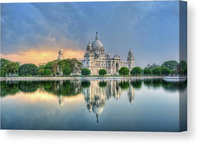 The Past Canvas Print featuring the photograph Victoria Memorial In Kolkata by Sudiproyphotography