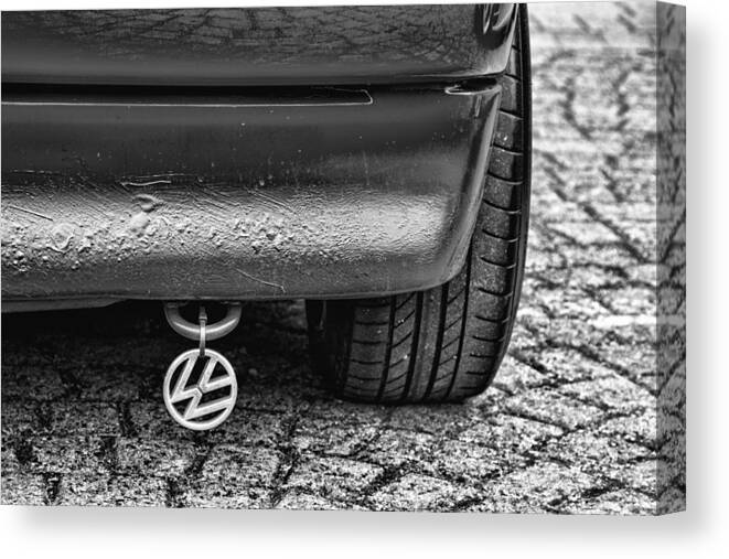 Volkswagen Canvas Print featuring the photograph Volkswagen by Jim Orr