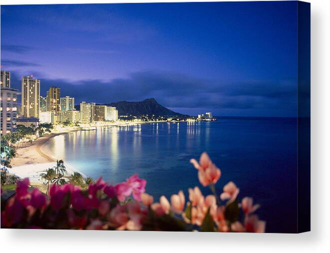 16-csm0322 Canvas Print featuring the photograph Waikiki Twilight by Tomas del Amo - Printscapes