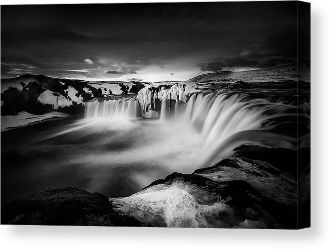Landscape Canvas Print featuring the photograph Waterfall Of The Gods by Alfonso Maseda Varela