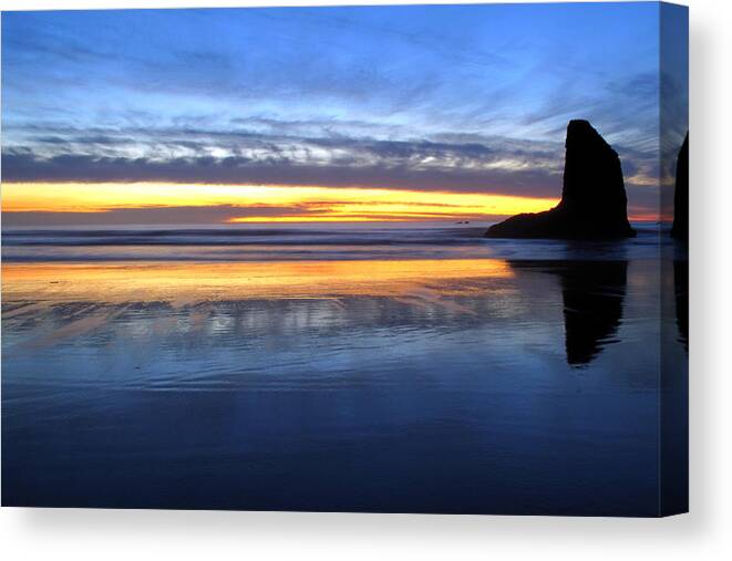 Whale Fin Canvas Print featuring the photograph Whale Fin Rock by Suzy Piatt