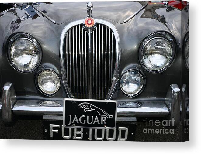 1963 Jaguar Mkii Canvas Print featuring the photograph 1963 Jaguar MKII Grill by Paul Ward