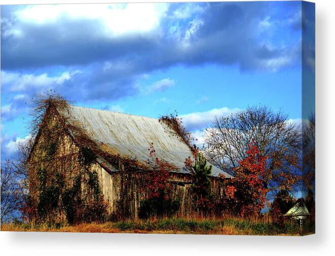 Country Canvas Print featuring the photograph Country Barn by La Dolce Vita