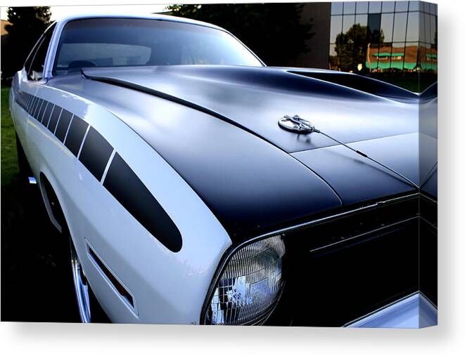 Hovind Canvas Print featuring the photograph Cuda 2 by Scott Hovind