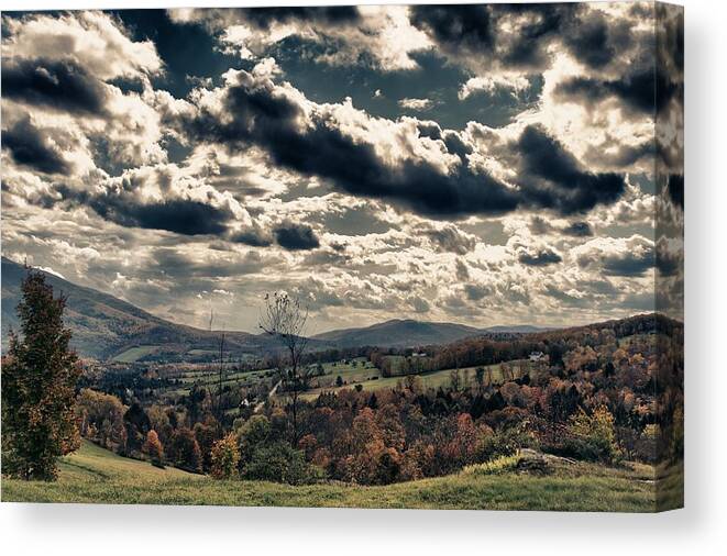 Fall Canvas Print featuring the photograph Fall Bend by Nathan Larson