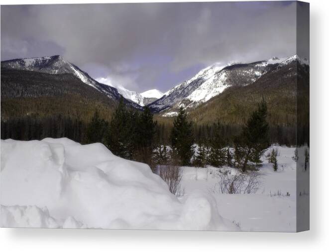Rocky Mountains Canvas Print featuring the photograph Kawuneeche Valley - Rocky Mountain National Park by Ellen Heaverlo