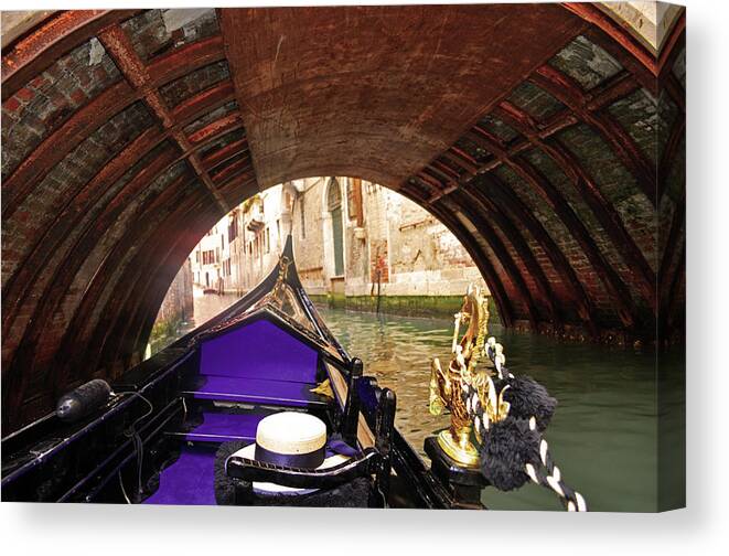 Gandola Canvas Print featuring the photograph Streaking through the Grand Canal by La Dolce Vita