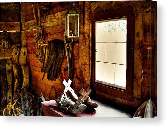 Fort Nisqually Canvas Print featuring the photograph The Granary at Fort Nisqually by David Patterson