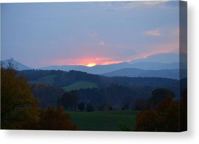 Sunset Canvas Print featuring the photograph Tranquill Sunset by Cathy Shiflett