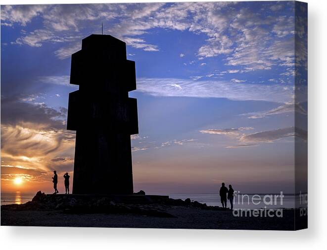 Memorial Canvas Print featuring the photograph 151124p189 by Arterra Picture Library