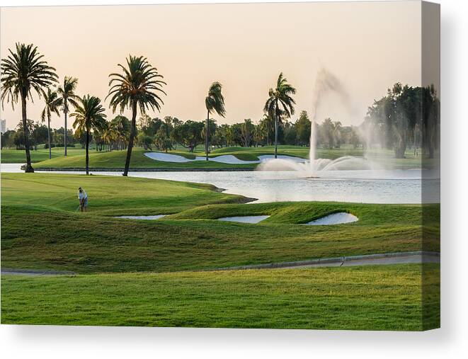 18th Hole Canvas Print featuring the photograph 18th At Doral by Ed Gleichman
