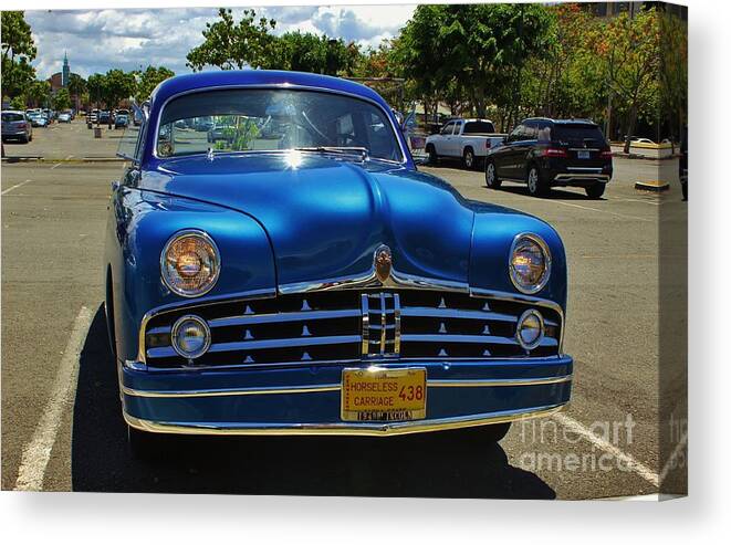 1949 Lincoln Cosmopolitan Canvas Print featuring the photograph 1949 Lincoln Luxury Sedan by Craig Wood