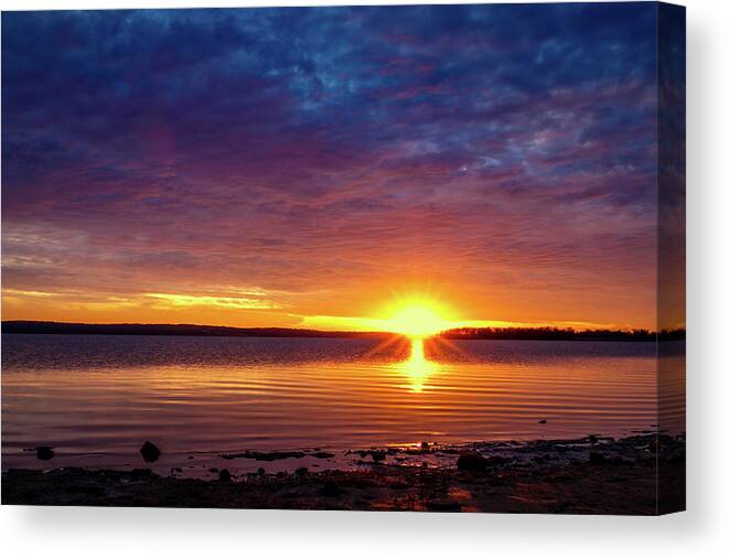 Horizontal Canvas Print featuring the photograph Sun going Down #3 by Doug Long
