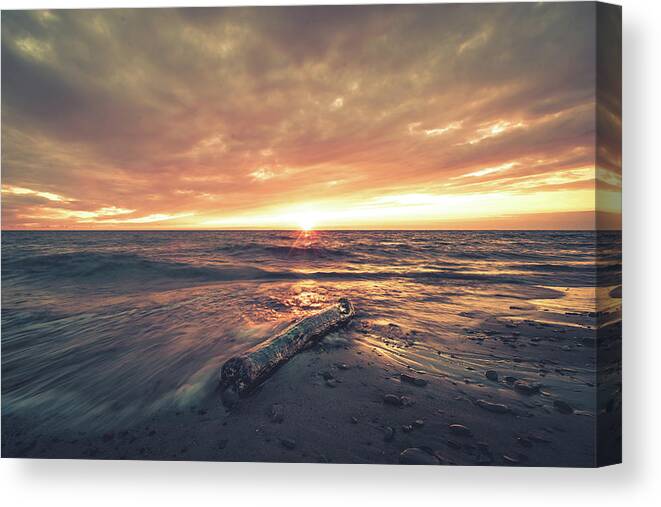 A7s Canvas Print featuring the photograph Lake Erie Sunset #6 by Dave Niedbala