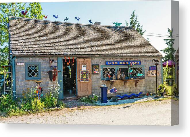 Alfie Glover Canvas Print featuring the photograph Alfie Glover's Bird Barn by Frank Winters