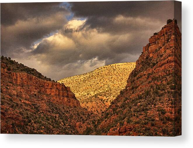 Verde Valley Canvas Print featuring the photograph Antique Train Ride Pnt by Theo O'Connor