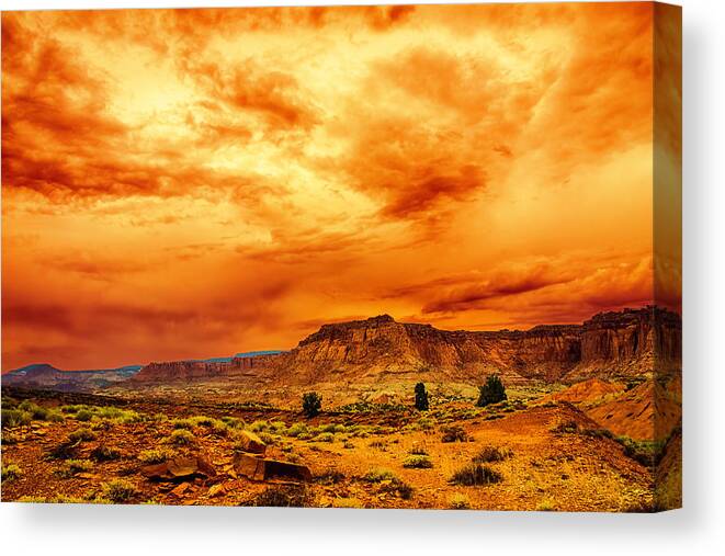 Landscape Canvas Print featuring the photograph Big Sky by Mike Stephens
