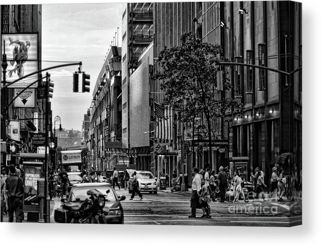 New York Canvas Print featuring the photograph BW streets 4 by Chuck Kuhn