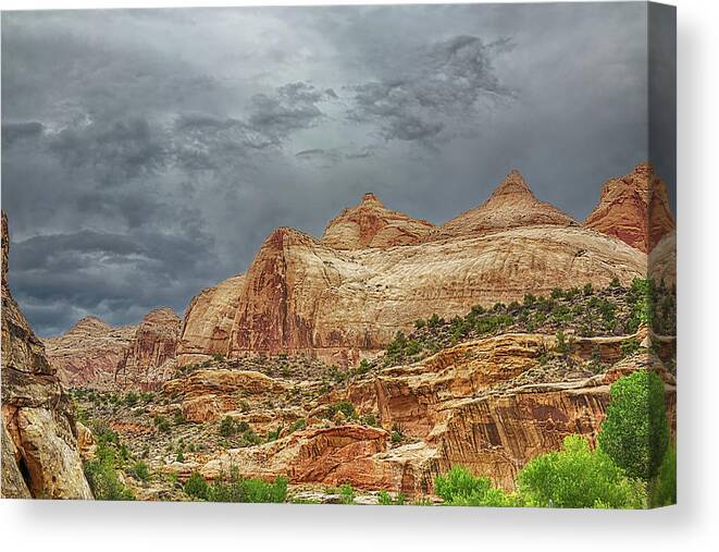 Landscape Canvas Print featuring the photograph Capital Dome by Mike Stephens