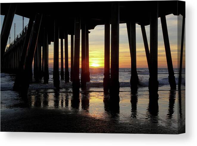Beach Canvas Print featuring the photograph Centered Days End by Kip Krause