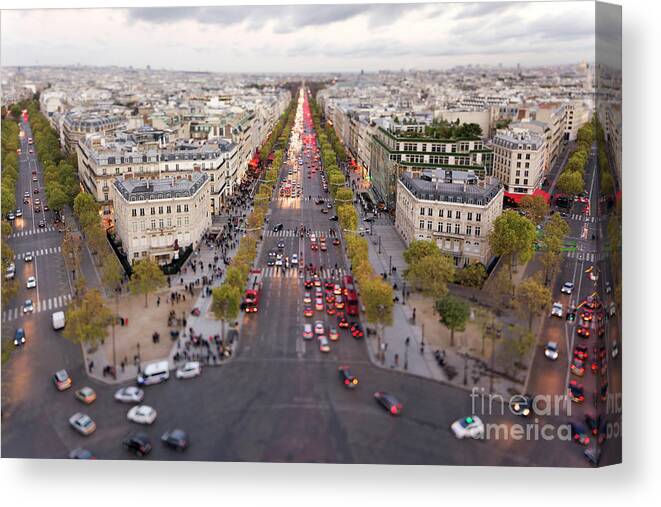  Champs-elysées Canvas Print featuring the photograph Champs-Elysees, Paris by David Bleeker