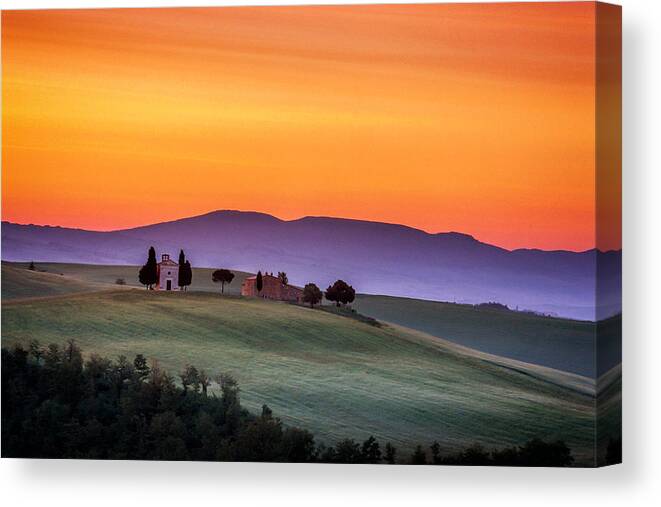 Italy Canvas Print featuring the photograph Chapel and farmhouse in Tuscany by Andrew Soundarajan